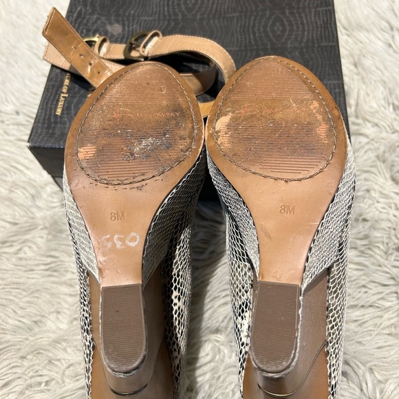 B. MAKOWSKY SNAKESKIN WEDGE - Picture 9 of 10